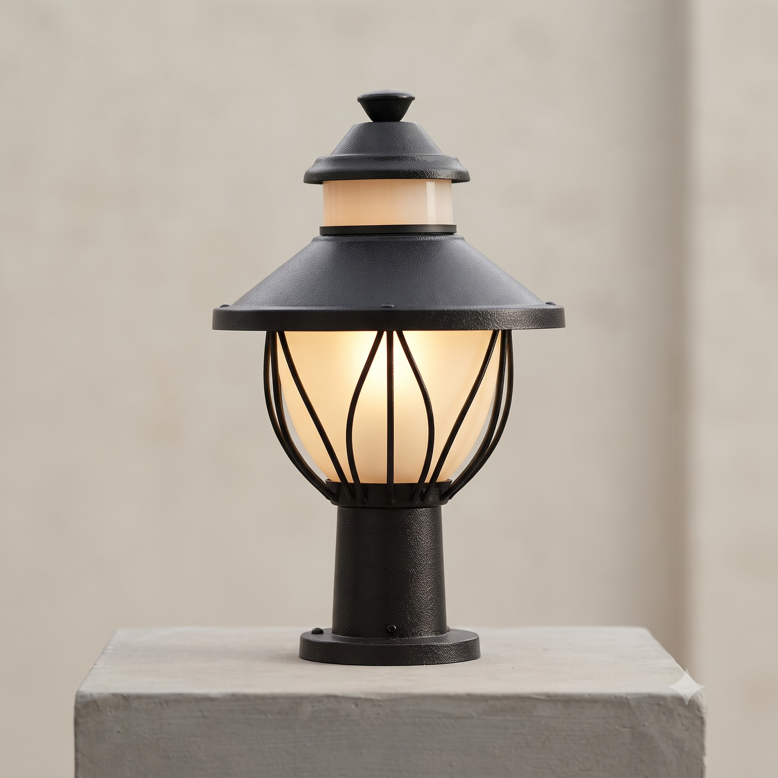 The Tulipano Matte Black Gate Light